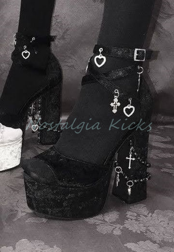 Gotyckie czarne aksamitne sand – Street Fashion Punk recenzja i cena